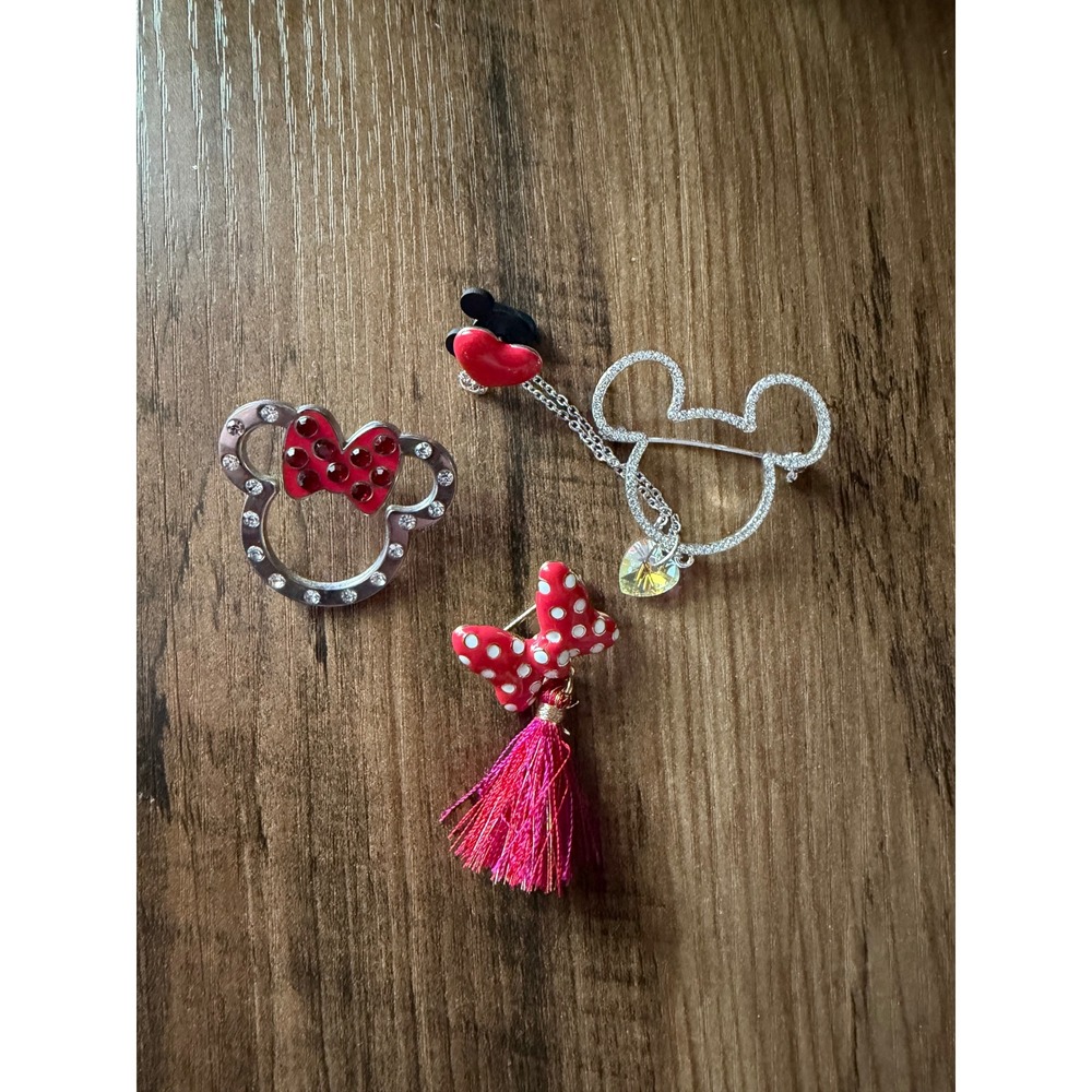 Disney Mickey Minnie Mouse Brooch Pin Set‎ Rhinestone Tassel Heart Charms 3pc